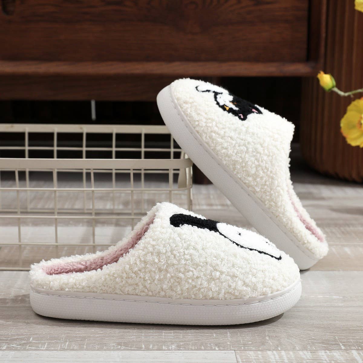FUNNY EGG CAT EMBROIDERED COTTON SLIPPERS_CWSHS0859