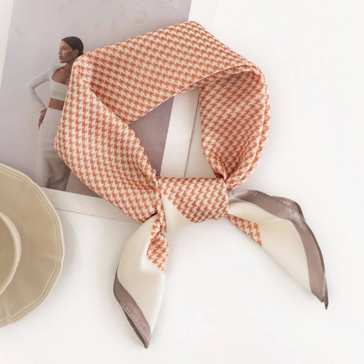 Retro Fashion Classic Small Square Scarf_Cwasc0491