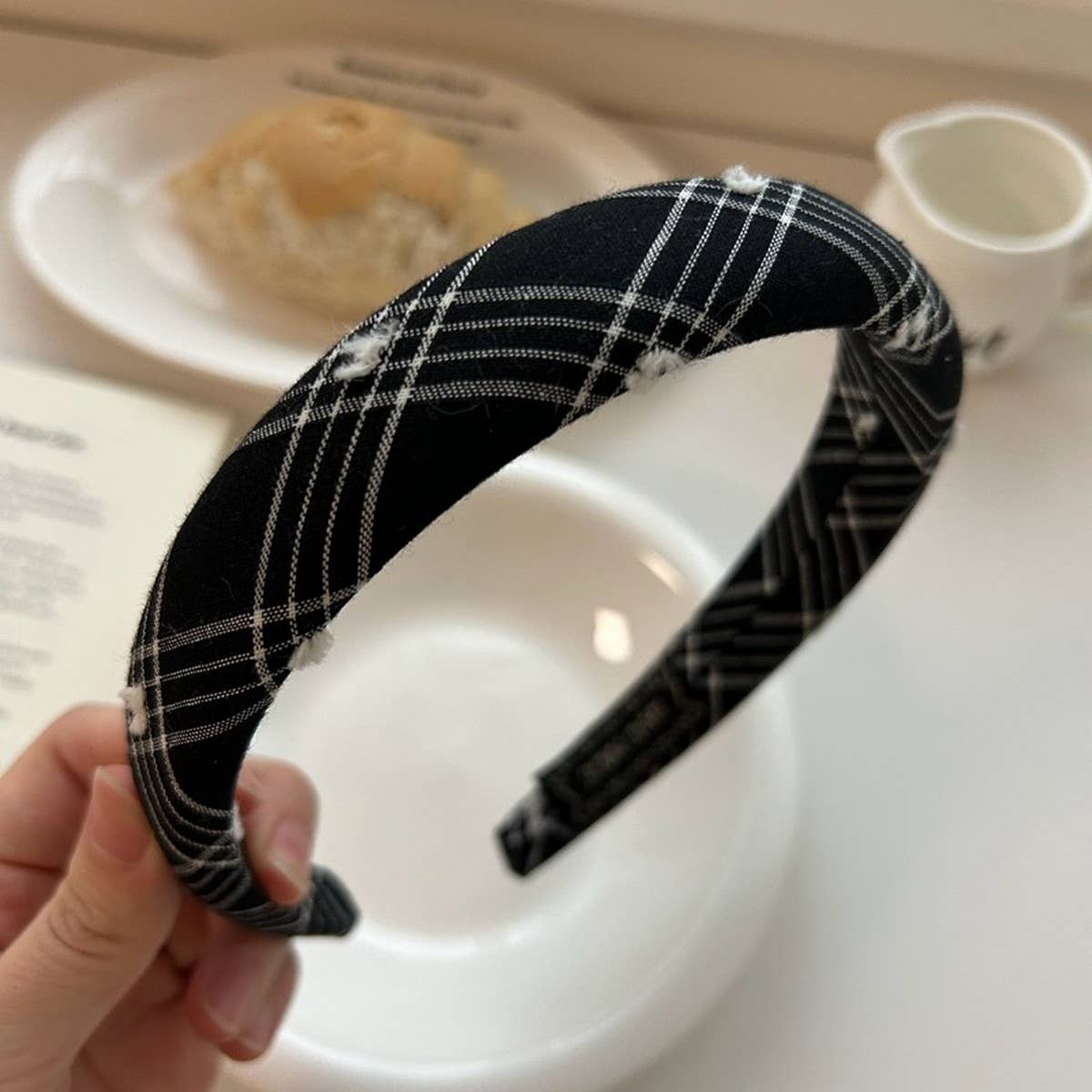 NEW RETRO BLACK AND WHITE PLAID HEADBAND_CWAHA2860