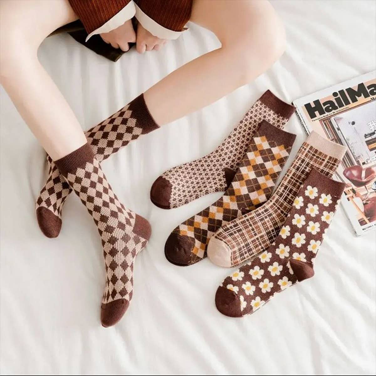 COLLEGE STYLE MID TUBE WOMENS SOCKS FOR GIFTS_CWMS1111