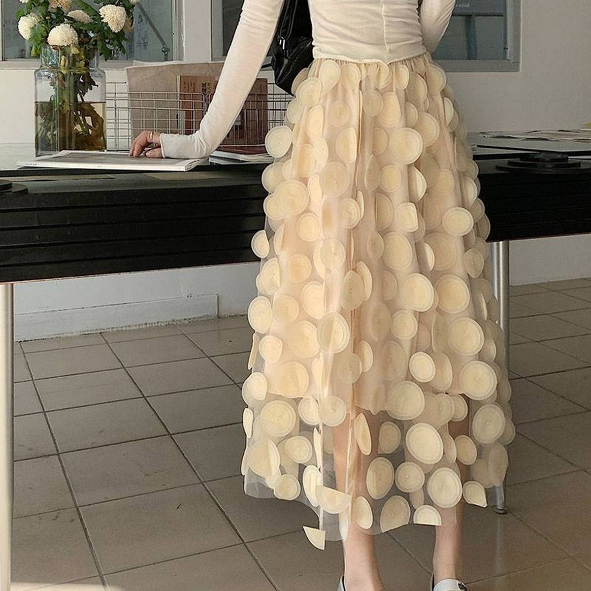 THREE DIMENSIONAL FLORAL TULLE MESH SKIRT_CWBLS0395