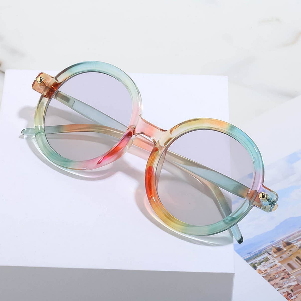 FASHIONABLE THICK ROUND FRAME SUNGLASSES_CWASG0734