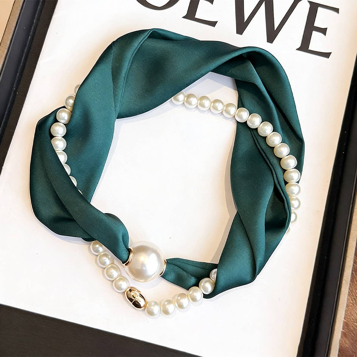 Solid Pearl Magnetic Silk Neck Scarf_Cwasc03939
