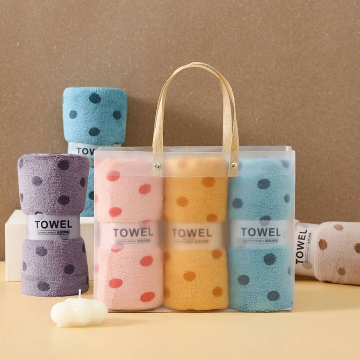 CORAL FLEECE POLKA DOT ABSORBENT FACE TOWEL_CWMM2267