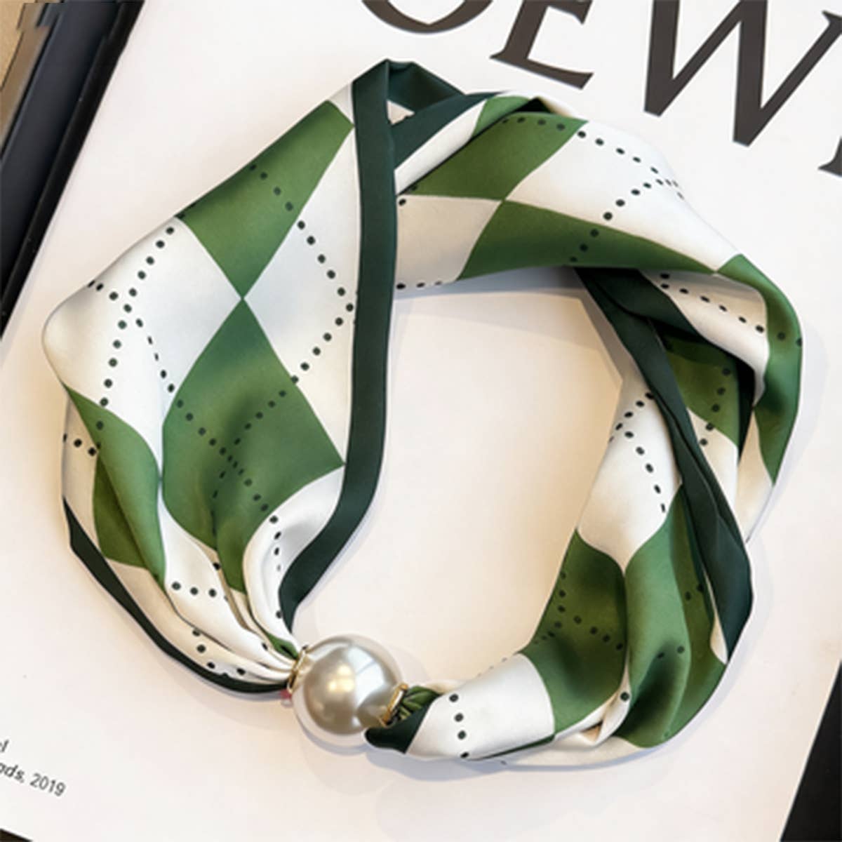 Pearl Magnetic Skinny Silk Neck Scarf_Cwasc03934
