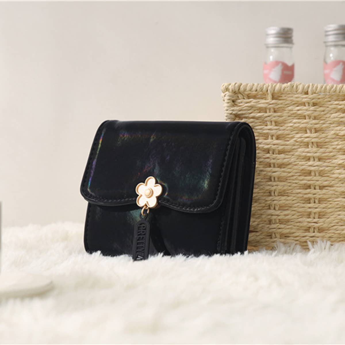 Minimalist Floral Pendant Trifold Wallet_Cwab06238