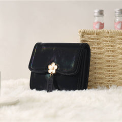 Minimalist Floral Pendant Trifold Wallet_Cwab06238