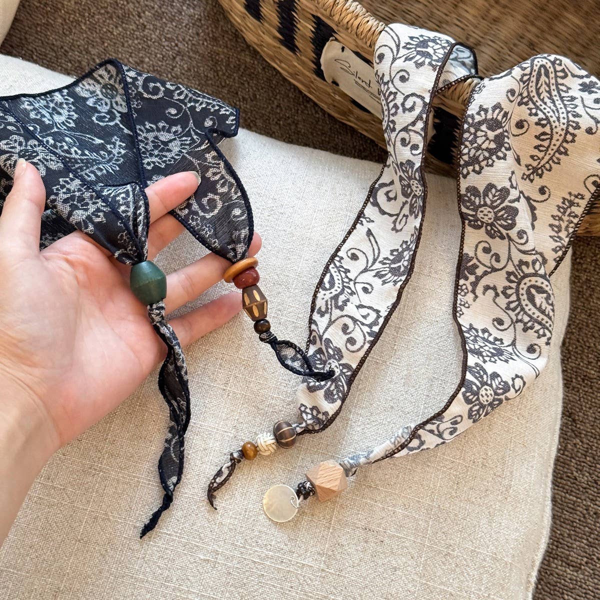 Paisley Silk Scarf Necklace Elegant Fashion_Cwaha08037