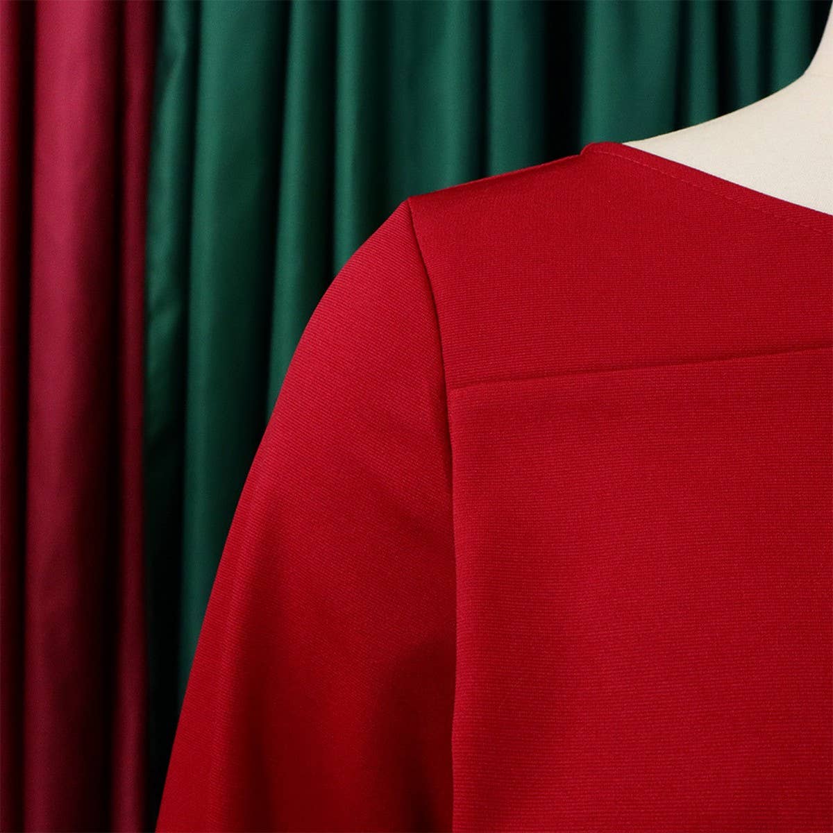 SOLID COLOR ROUND NECK HIP COMMUTER DRESS_CWDMD3699