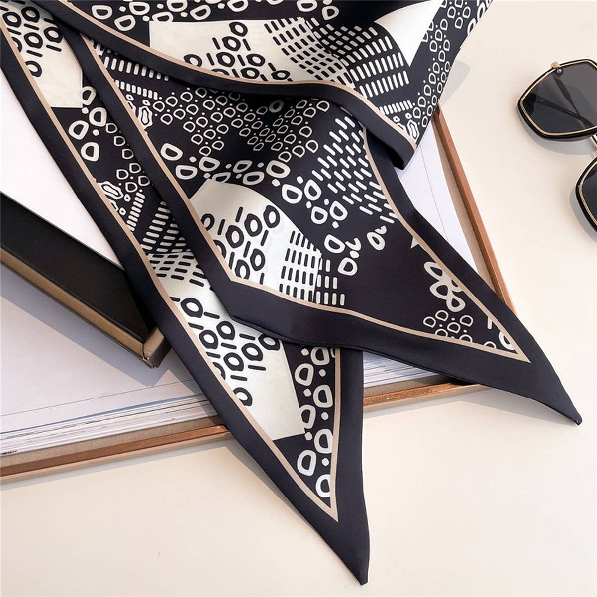 THIN AND NARROW FASHION DECORATIVE SILK HEADSCARF_CWASC1532