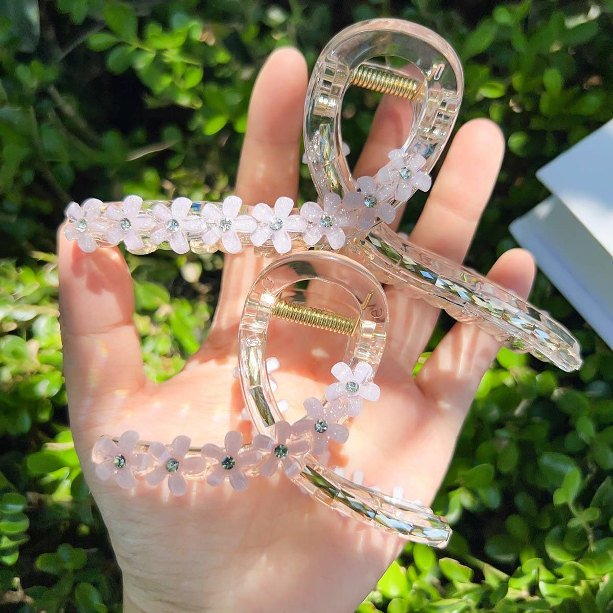 ELEGANT GLASS FLOWER HAIR CLAW SIMPLE SHARK CLIP_CWAHA1579