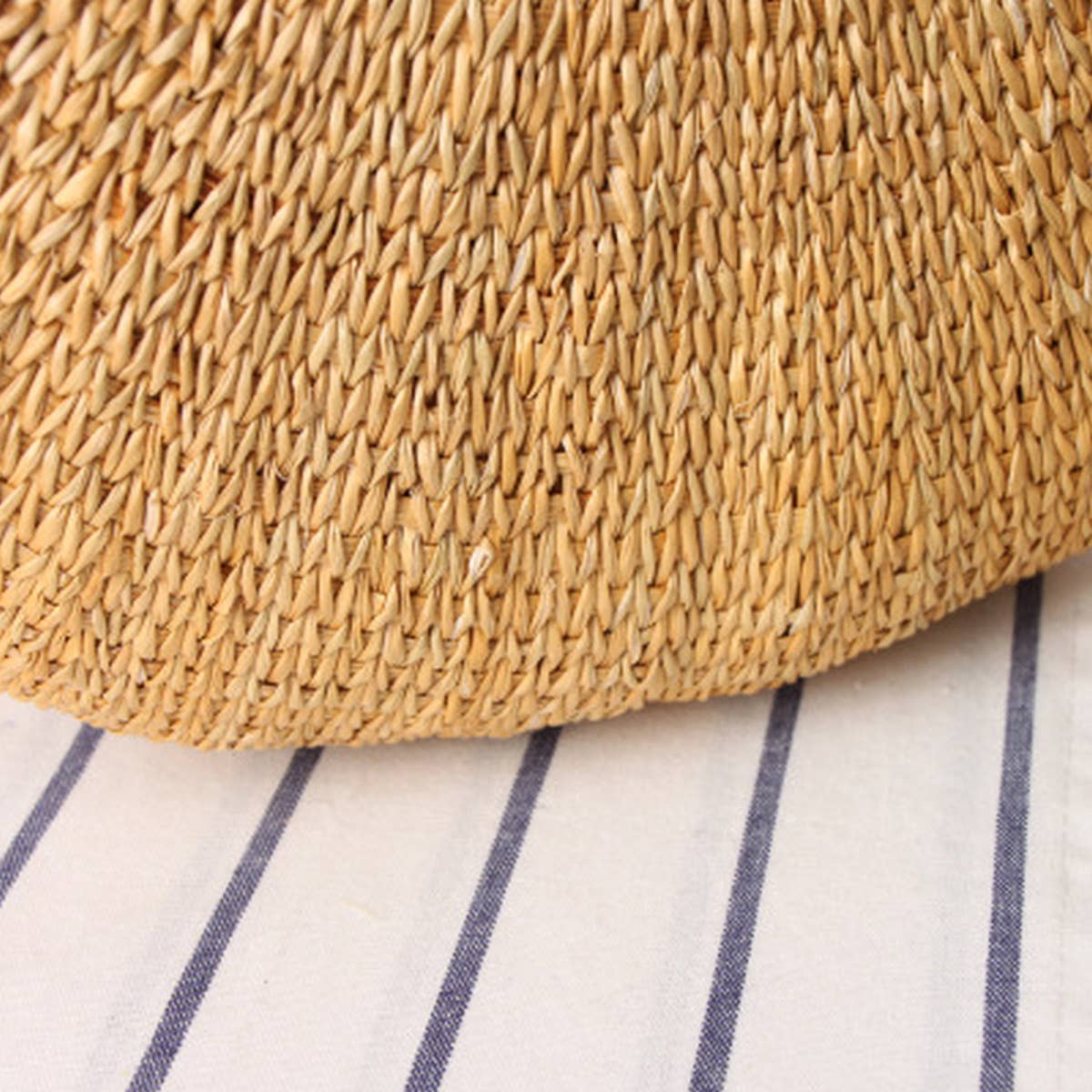 PORTABLE SEMI CIRCLE WOOL BALL WOVEN BAG_CWAB2117