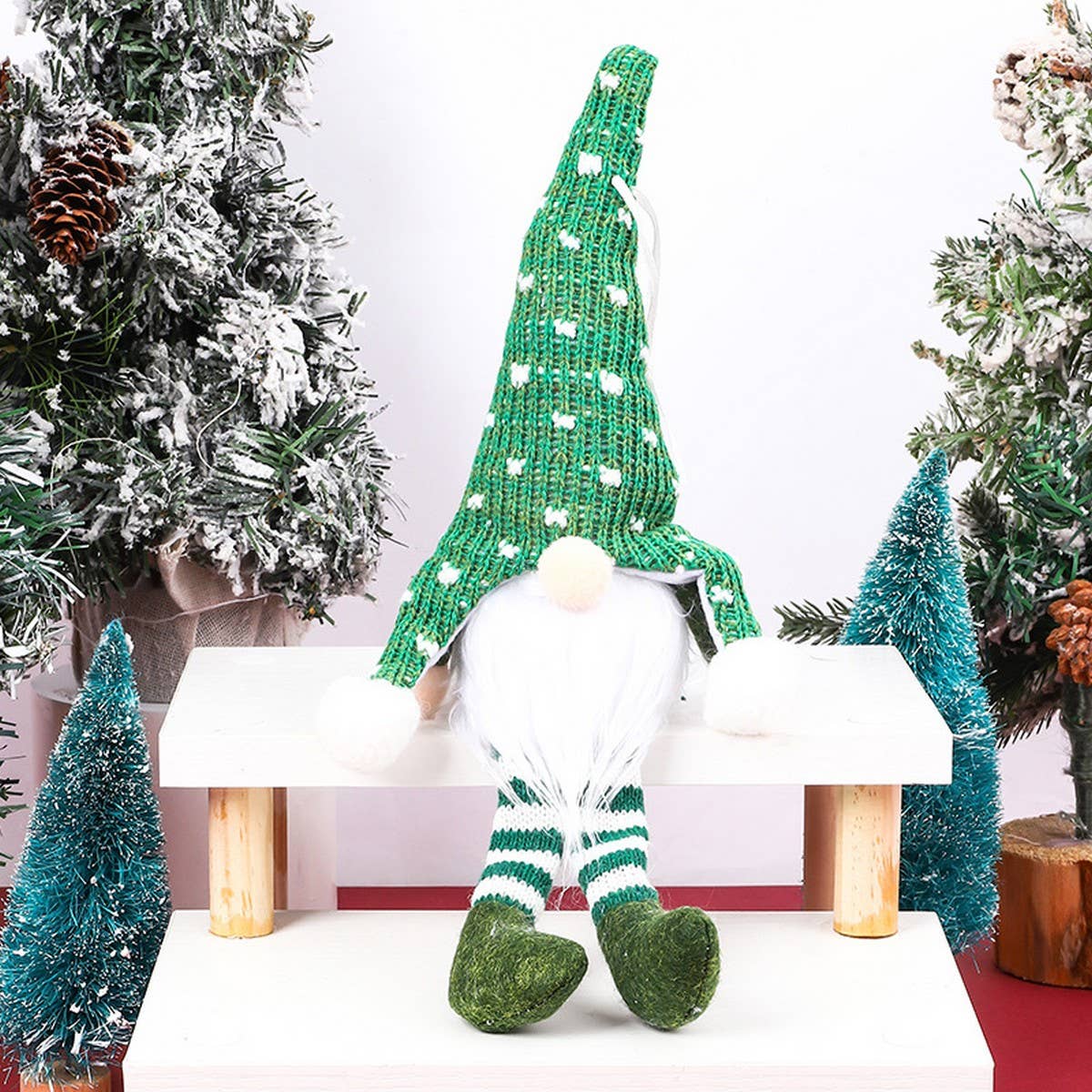 CHRISTMAS DECORATION FOREST OLD MAN FIGURINE_CWMM2851