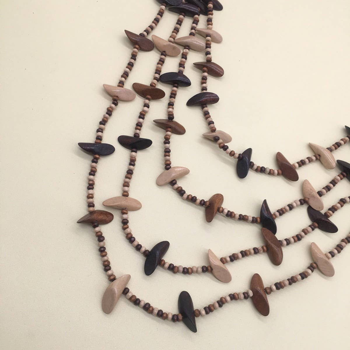 GEOMETRIC WOODEN BEADED LAYERED NECKLACE_CWMM4962