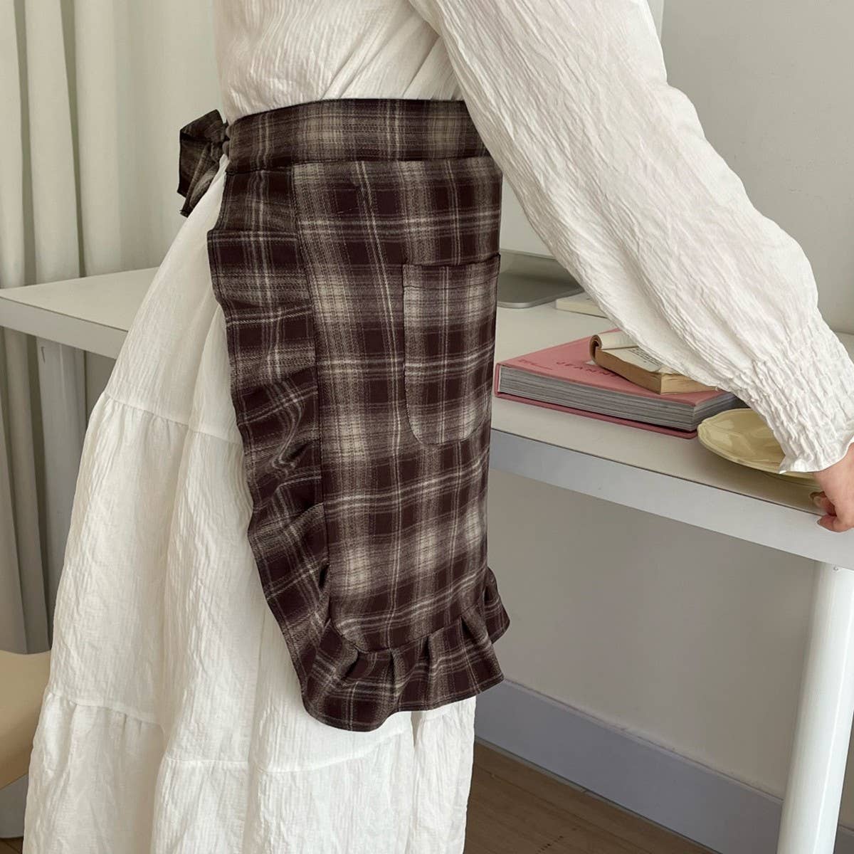HALF BODY FALLEN LEAVES PLAID APRON_CWMM5800