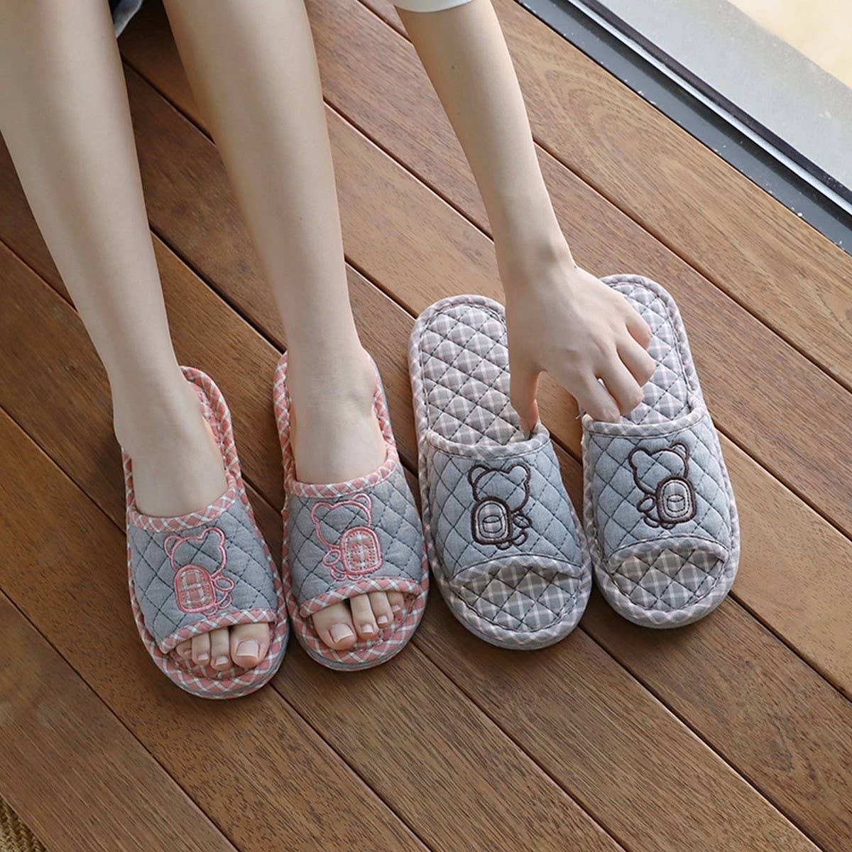 CARTOON BACKPACK COUPLE SLIPPERS WITH GRIP SOLE_CWSHF0205