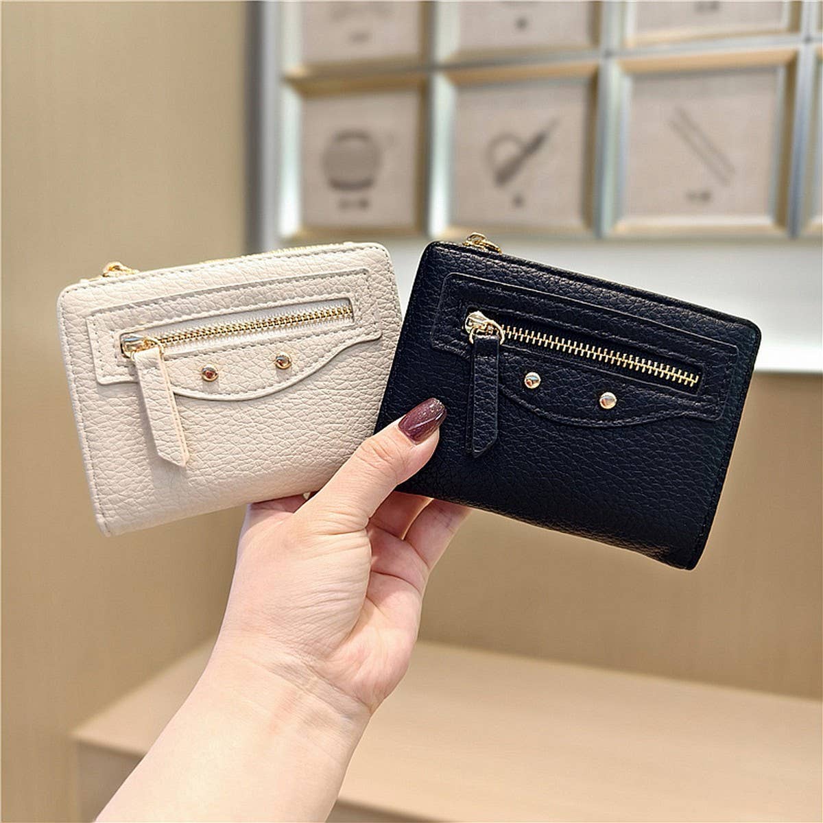 Minimalist Zip Wallet With Studded Details_Cwab06234