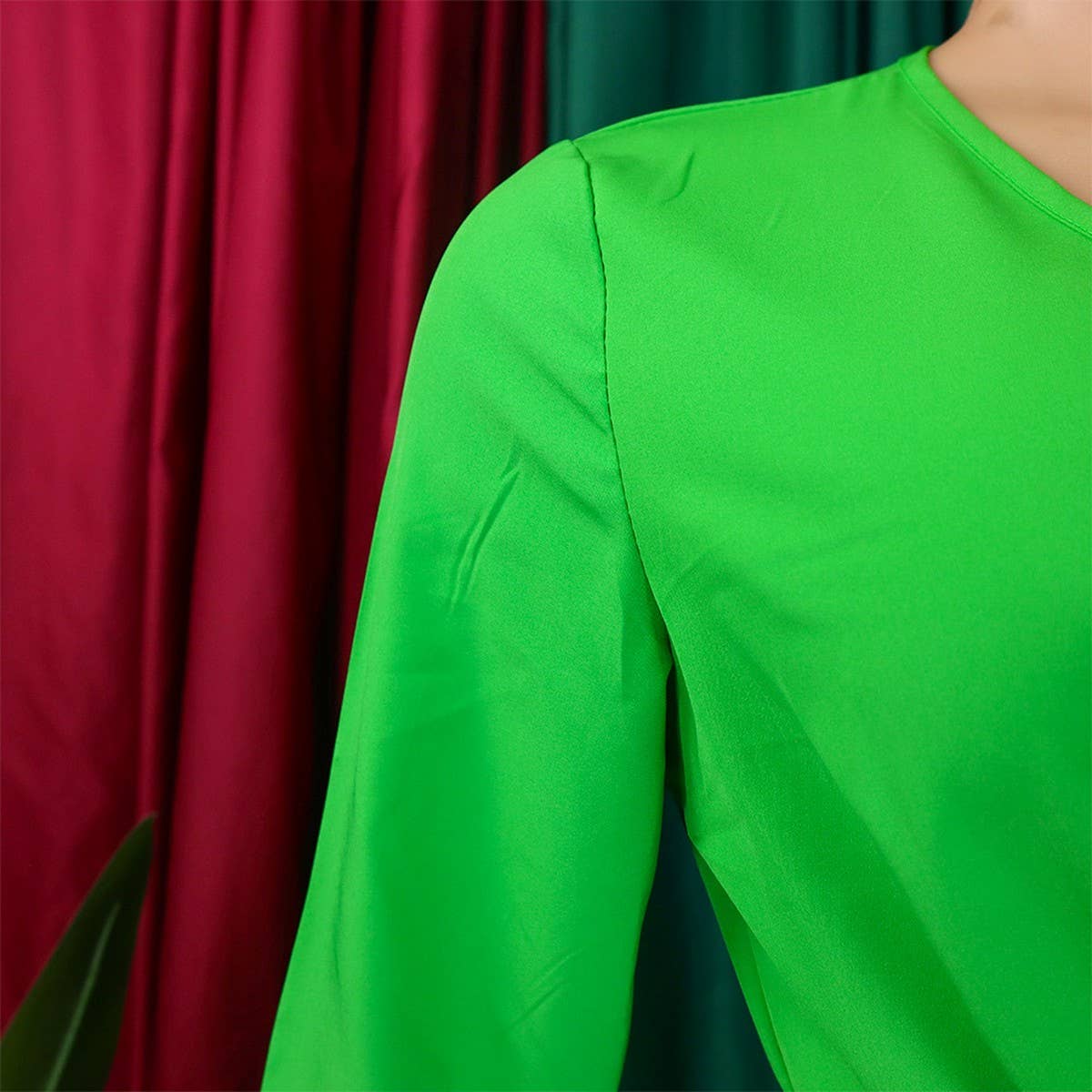 SOLID COLOR V NECK LONG SLEEVE PLEATED SKIRT DRESS_CWDSD6145