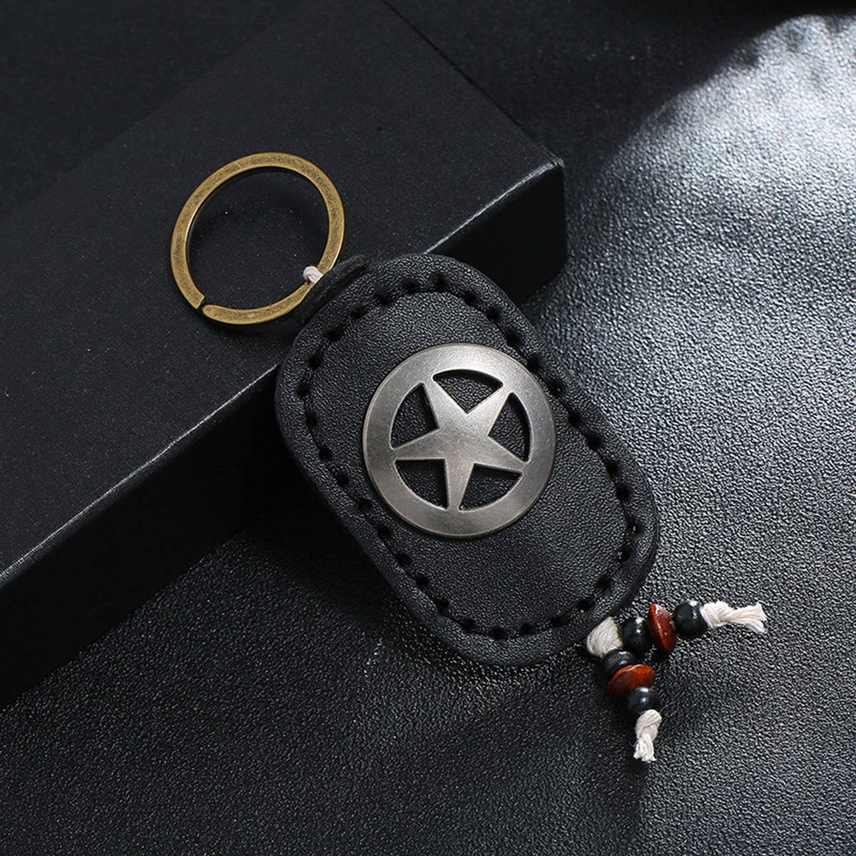 FIVE POINTED STAR DOUBLE LAYER COWHIDE KEYCHAIN_CWMM5025