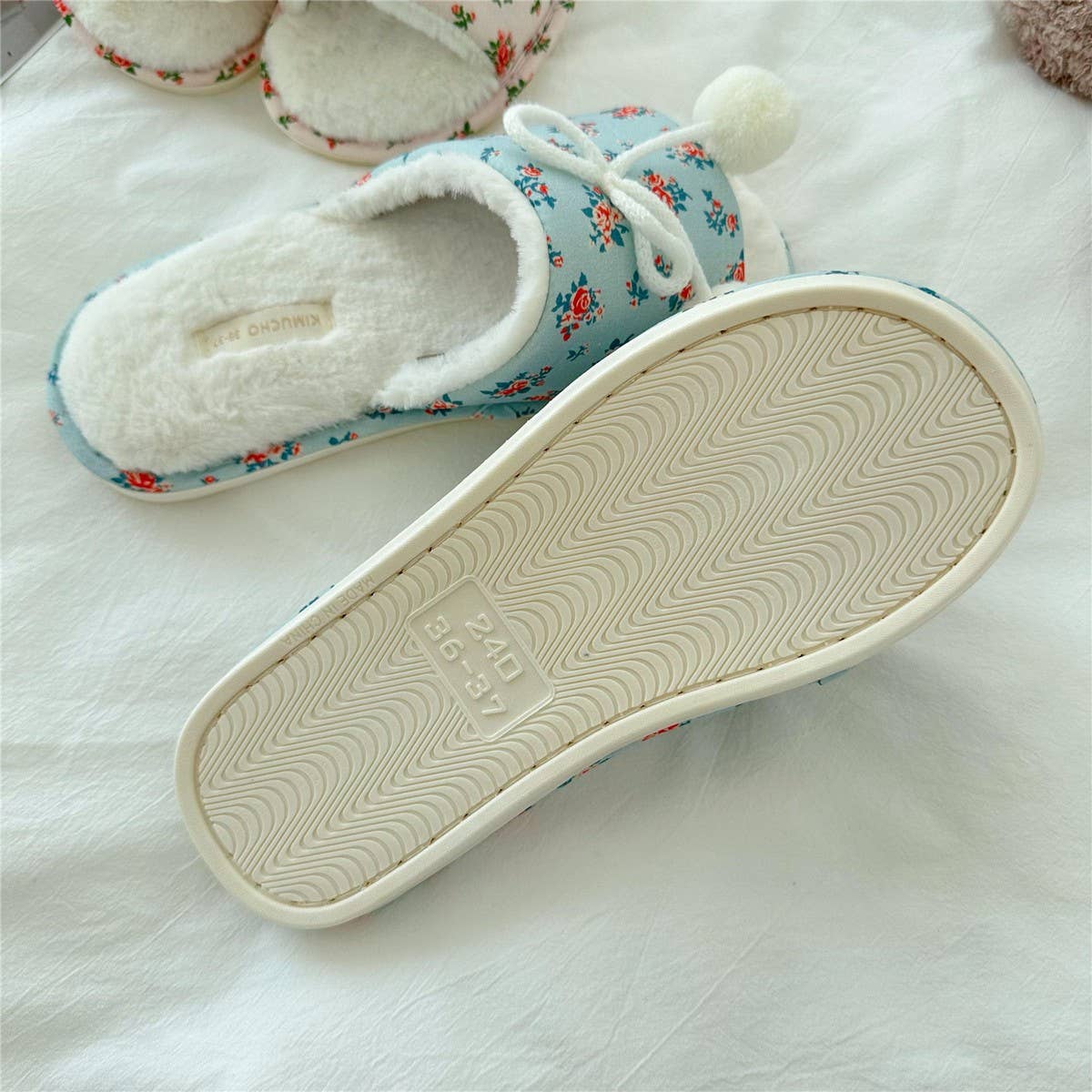 Womens Winter Fur Ball Style Open Toe Slippers_Cwmm2985