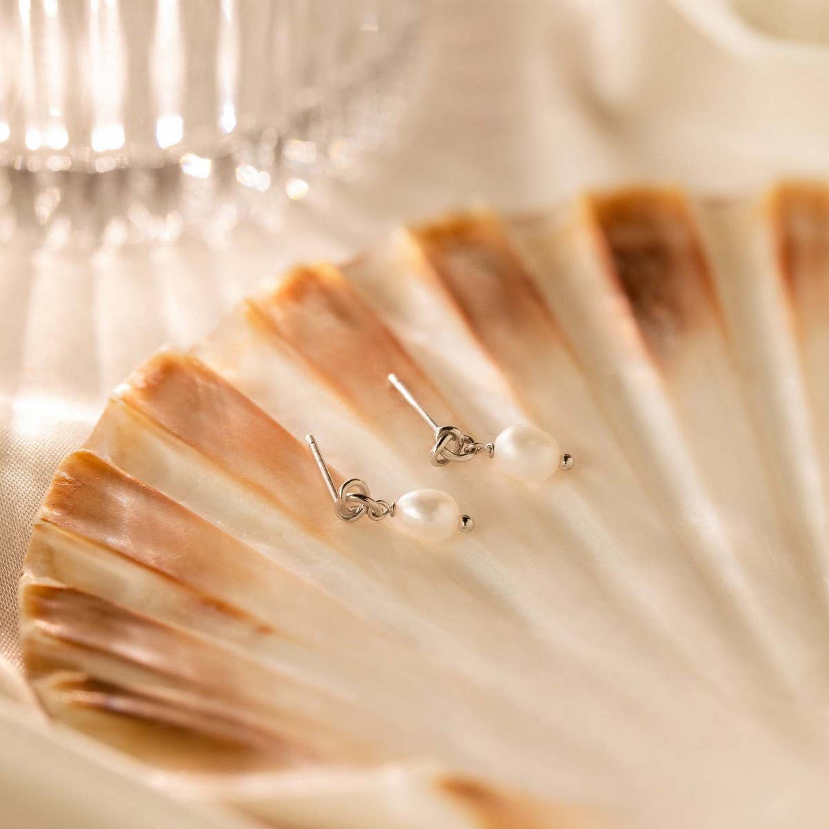 Versatile Pearl Earrings Sweet Geometric Design