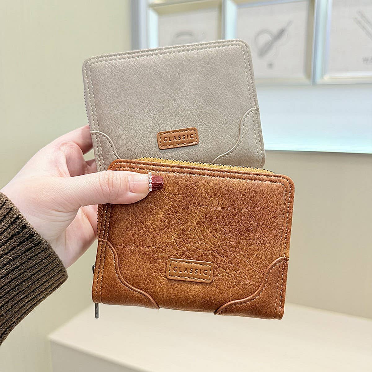 Retro Minimalist Zip Wallet With Snap Closure_Cwab06221