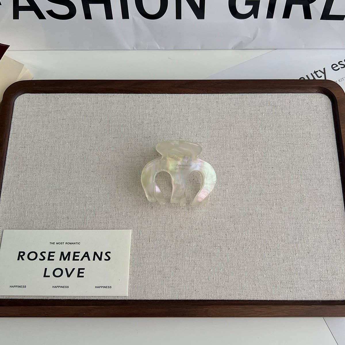 MEDIUM PUMPKIN ACETATE HAIR CLAW CLIP_CWAHA5957