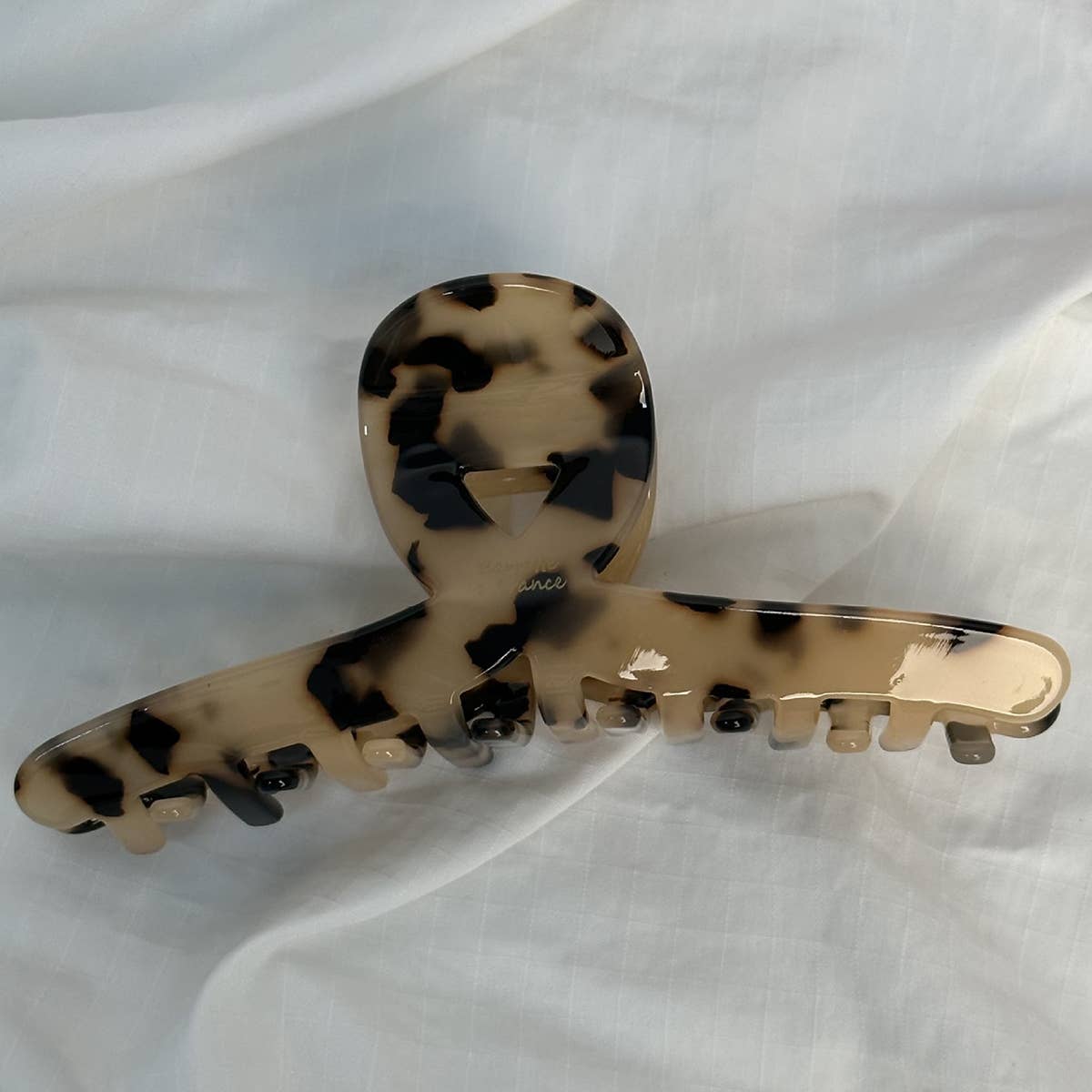 Large Line Shark Hair Clip_Cwaha0861