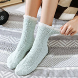 NON SHEDDING THICK SOLID COLOR MID TUBE SOCKS_CWMS0972
