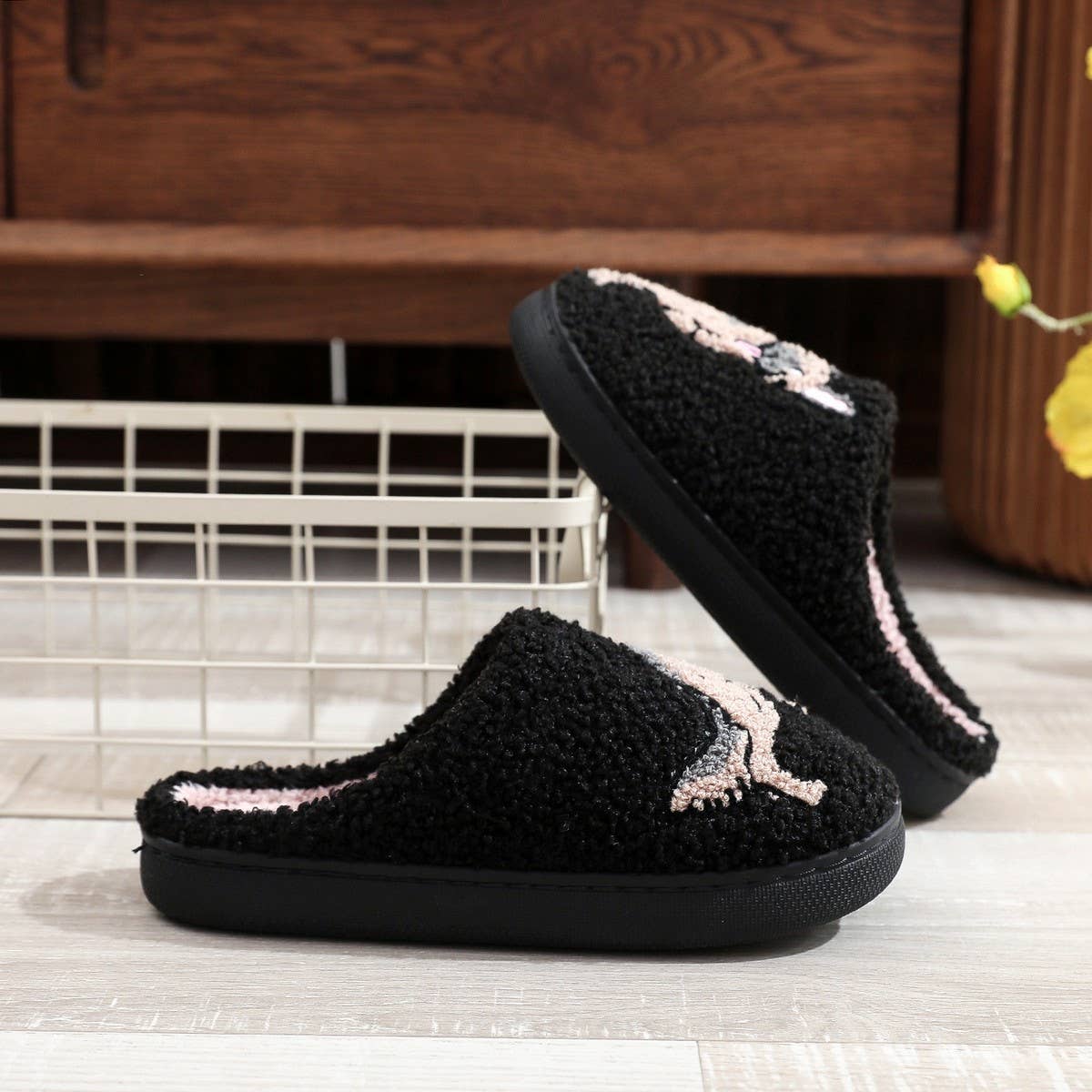 PET CARTOON EMBROIDERED COMFORTABLE FUR SLIPPERS_CWSHS0861