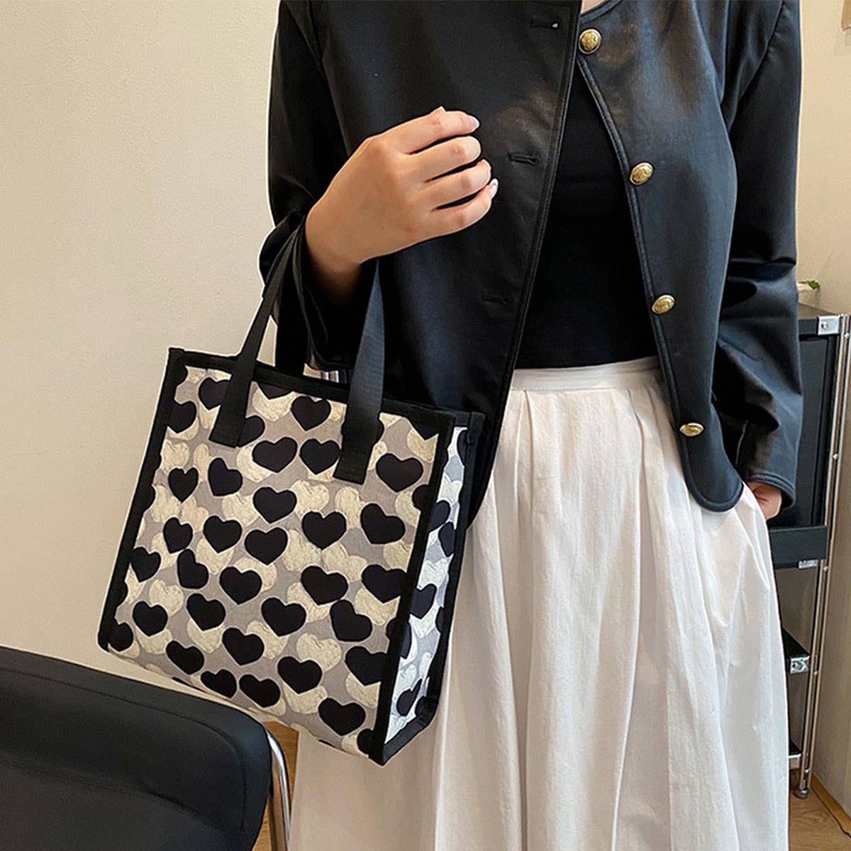 LOVE BLACK AND WHITE CUTE FASHION HANDBAG_CWAB4457