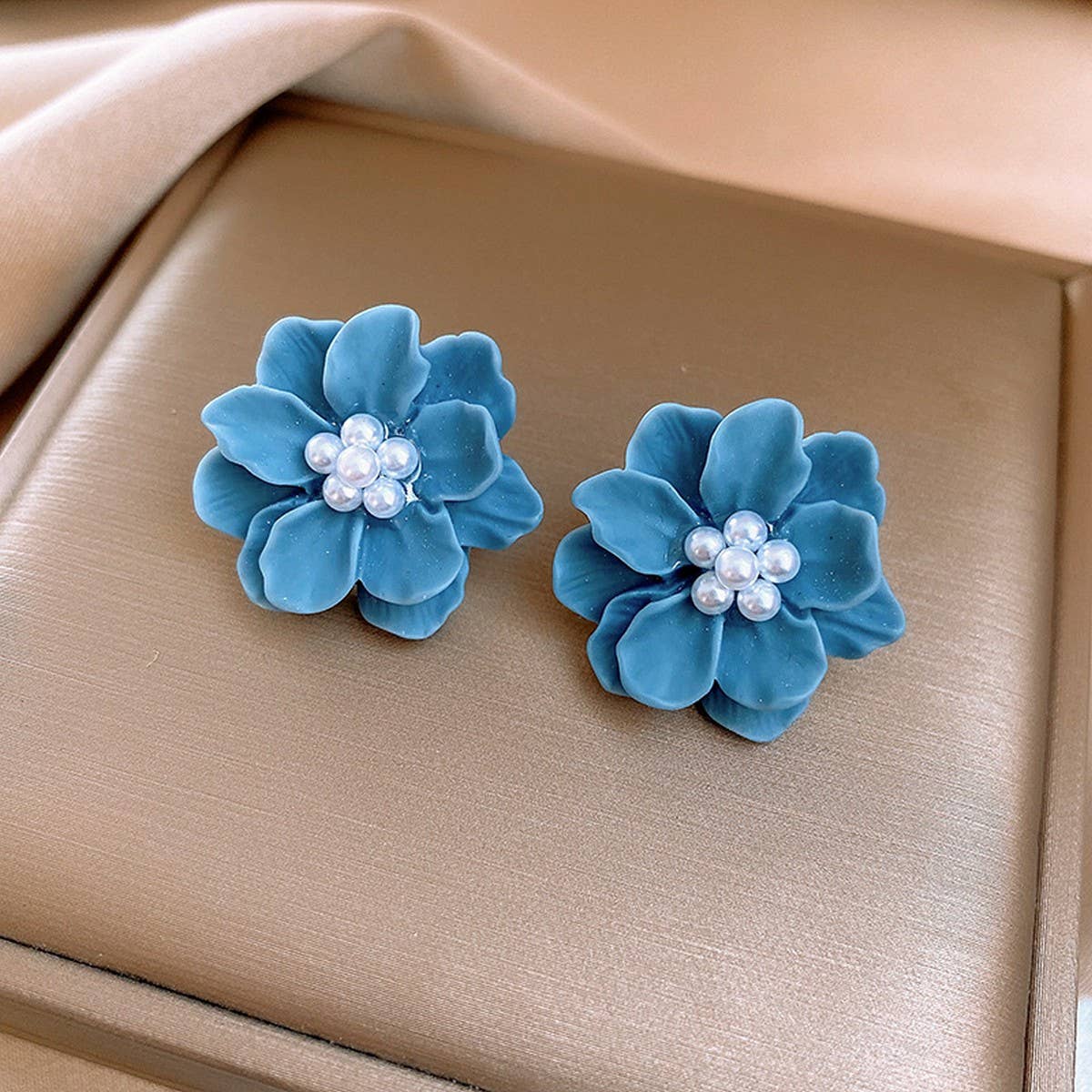 SMALL FRESH FLOWER PERSONALITY TREND EARRINGS_CWAJE2469