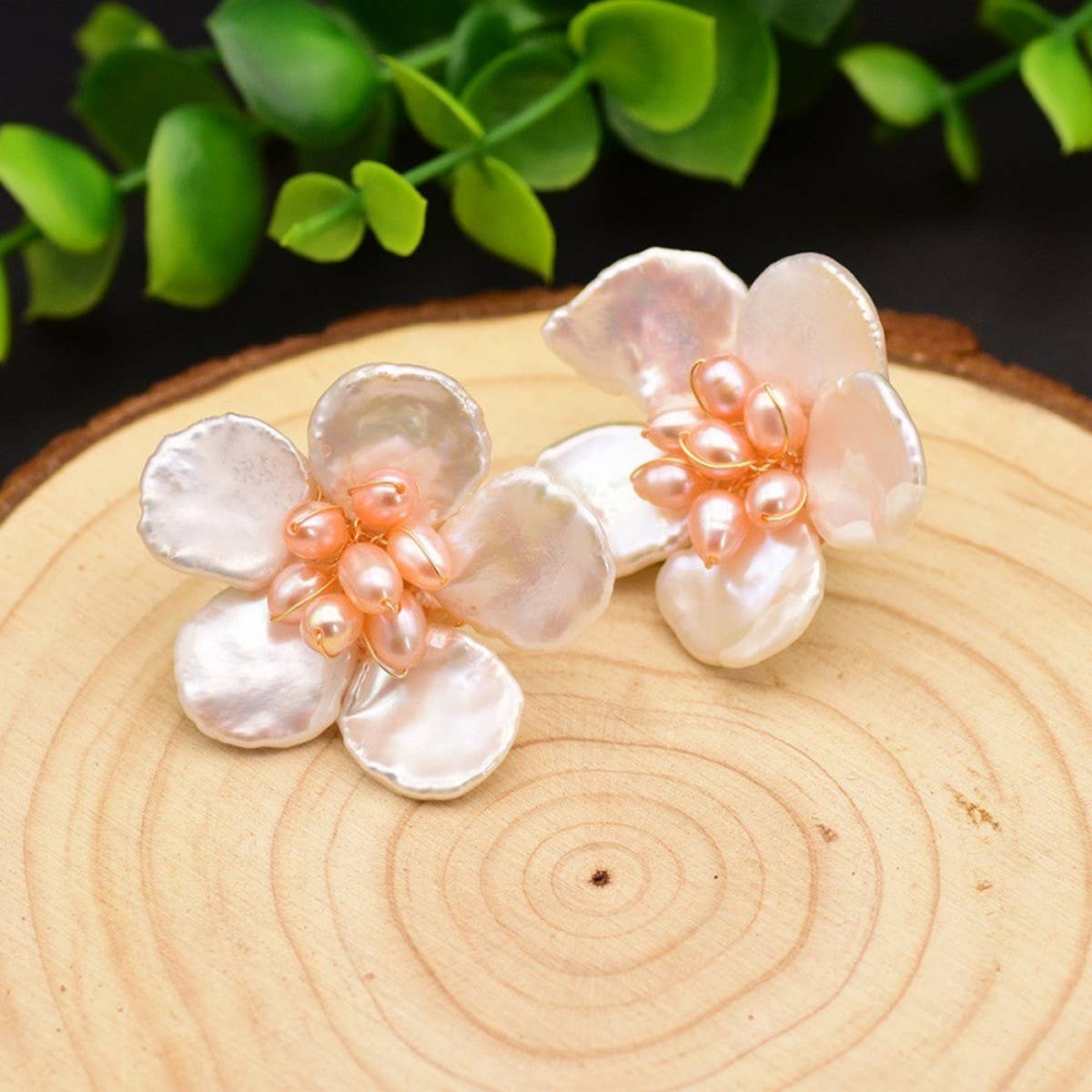 NEW HIGH END RETRO SWEET FLOWER PEARL EARRINGS_CWAJE3780