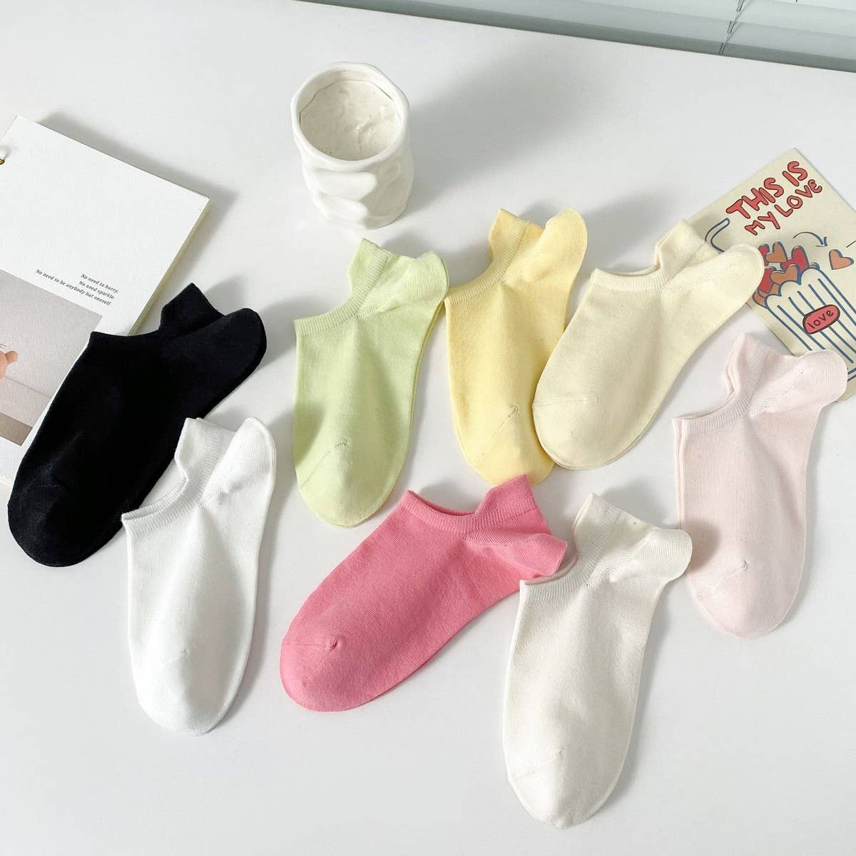 SOLID COLOR SIMPLE INVISIBLE SOCKS FOR WOMEN_CWMS2018