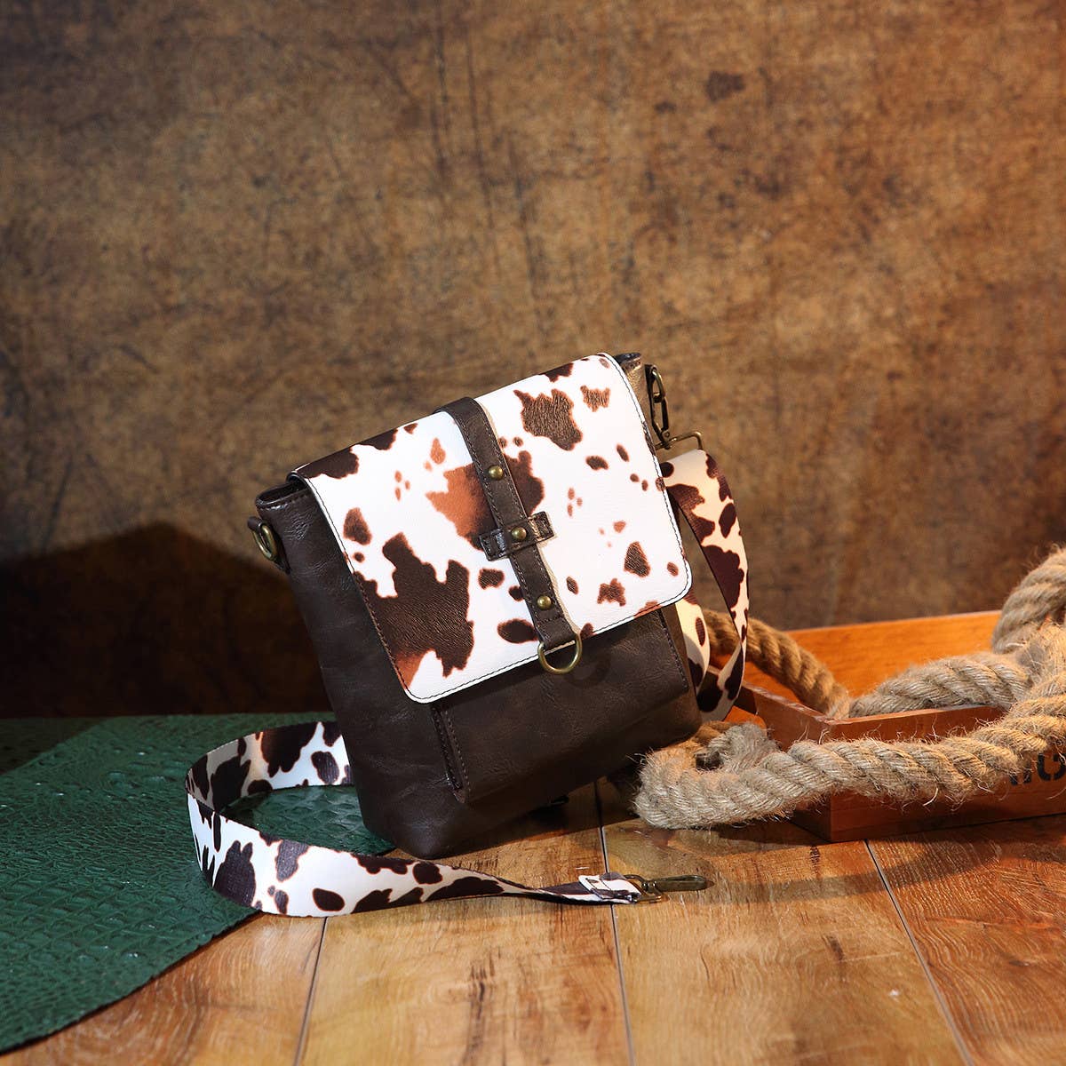 Women Printed Western Vintage Crossbody Bag_Cwab2593