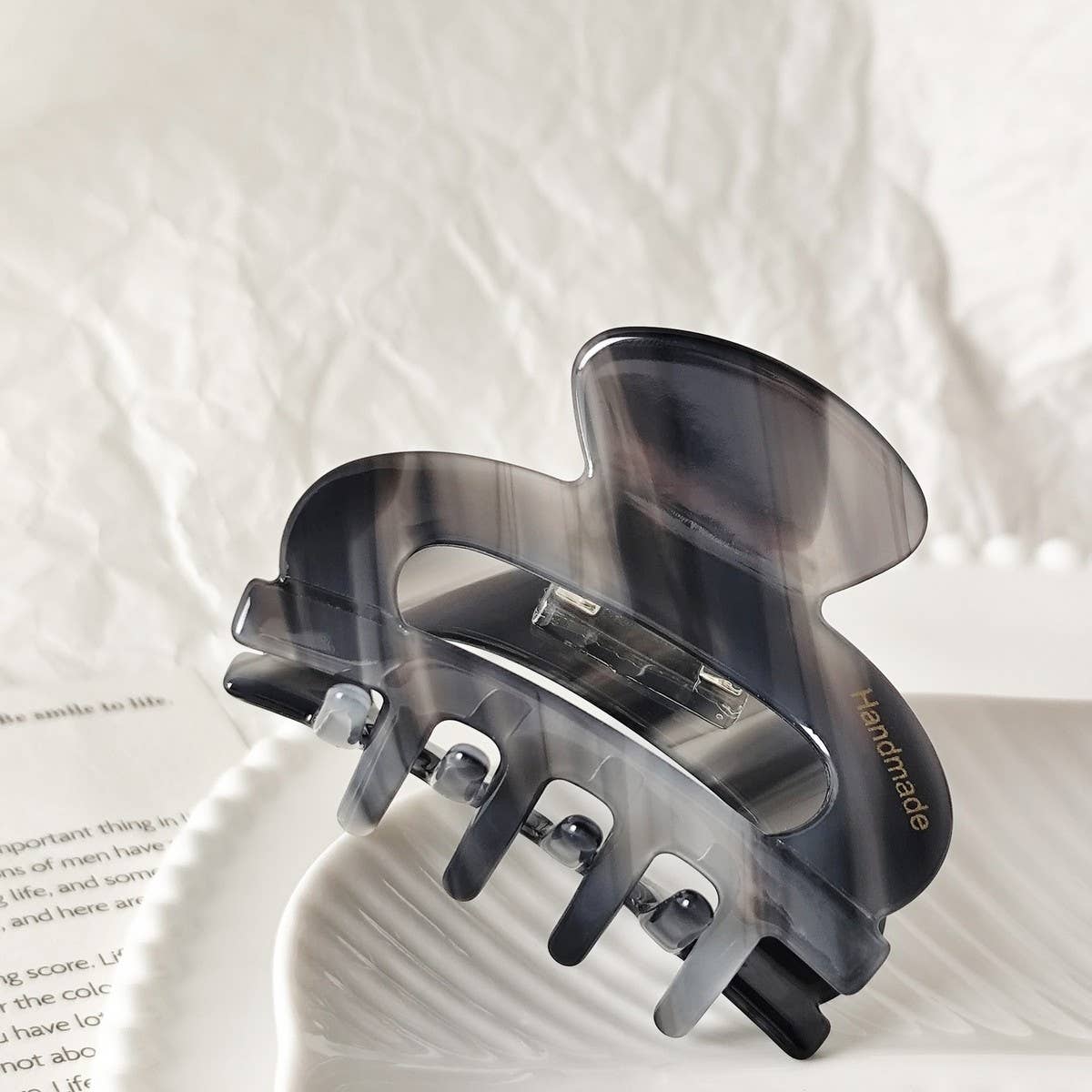 Elegant Acetate Hair Claw ? Princess Head Clip_Cwaha07171