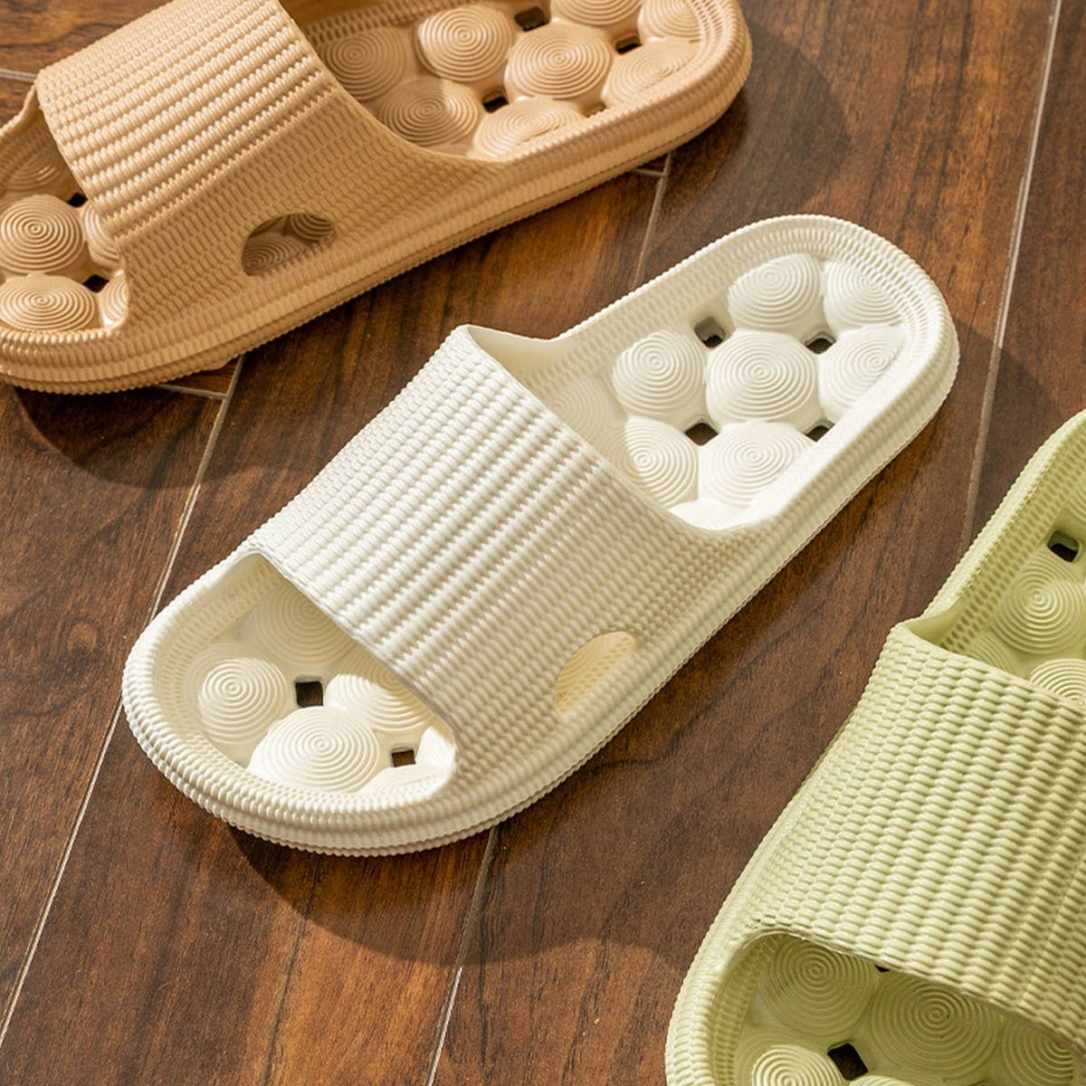 SOFT SOLED ANTI SLIP BATHROOM HOLLOW SLIPPERS_CWSHS0685