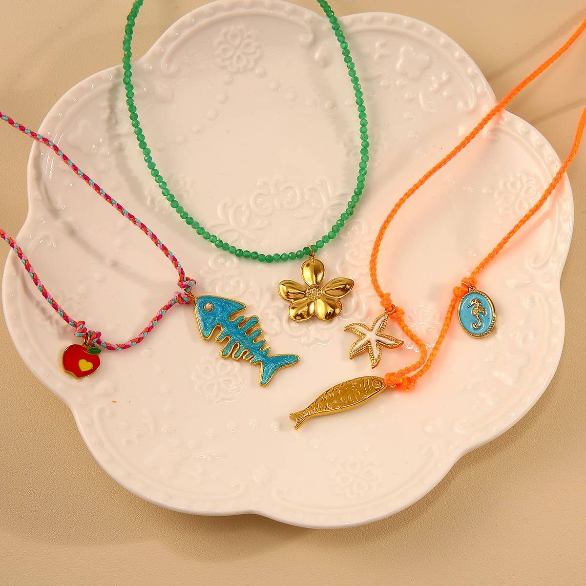 OCEAN STYLE STONE NECKLACE WITH FISH CHARM_CWMM8804