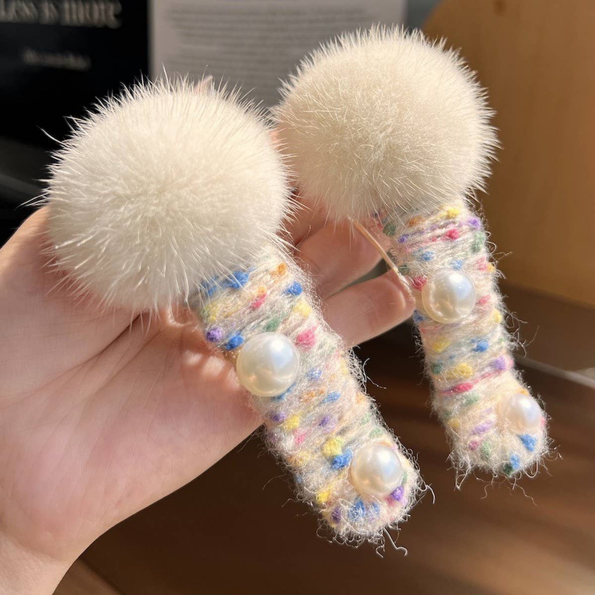 FUZZY MINK FUR BALL HAIR CLIP WINTER DUCKBILL PIN_CWMM2508