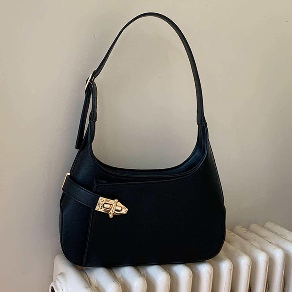 LEISURE UNDERARM SHOULDER BAG HANDBAG_CWAB0973