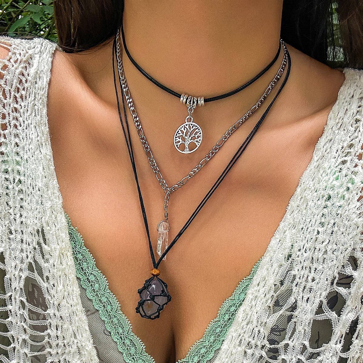 NEW DEVIL BLUE EYES VINTAGE BEADED NECKLACE_CWMM3150