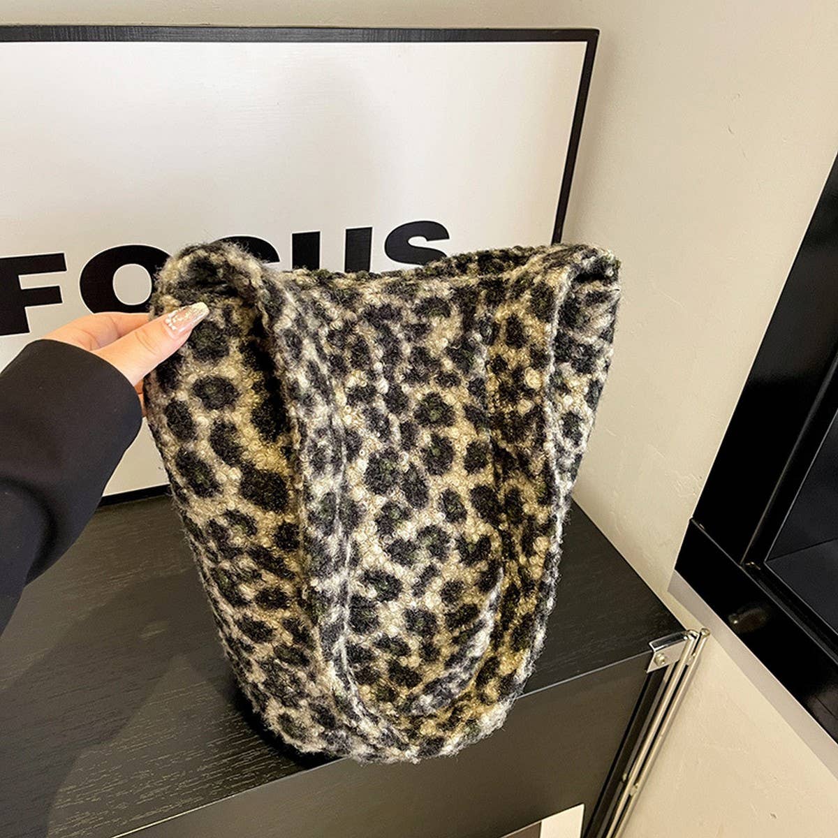 Winter Leopard Print Shoulder Bag Bucket Plush Bag_Cwab3973