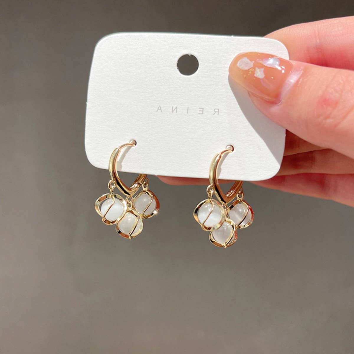 FASHIONABLE AND SIMPLE HEART PEARL EARRINGS_CWAJE2450