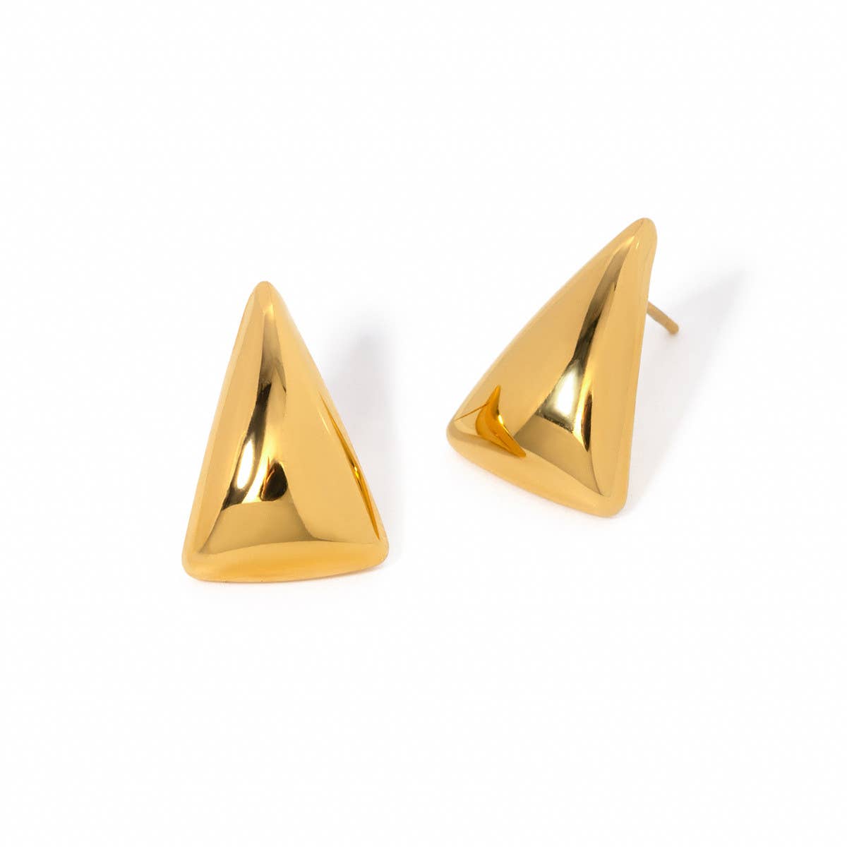 EXQUISITE 18K GOLD TRIANGULAR STUD EARRINGS_CWAHA0899