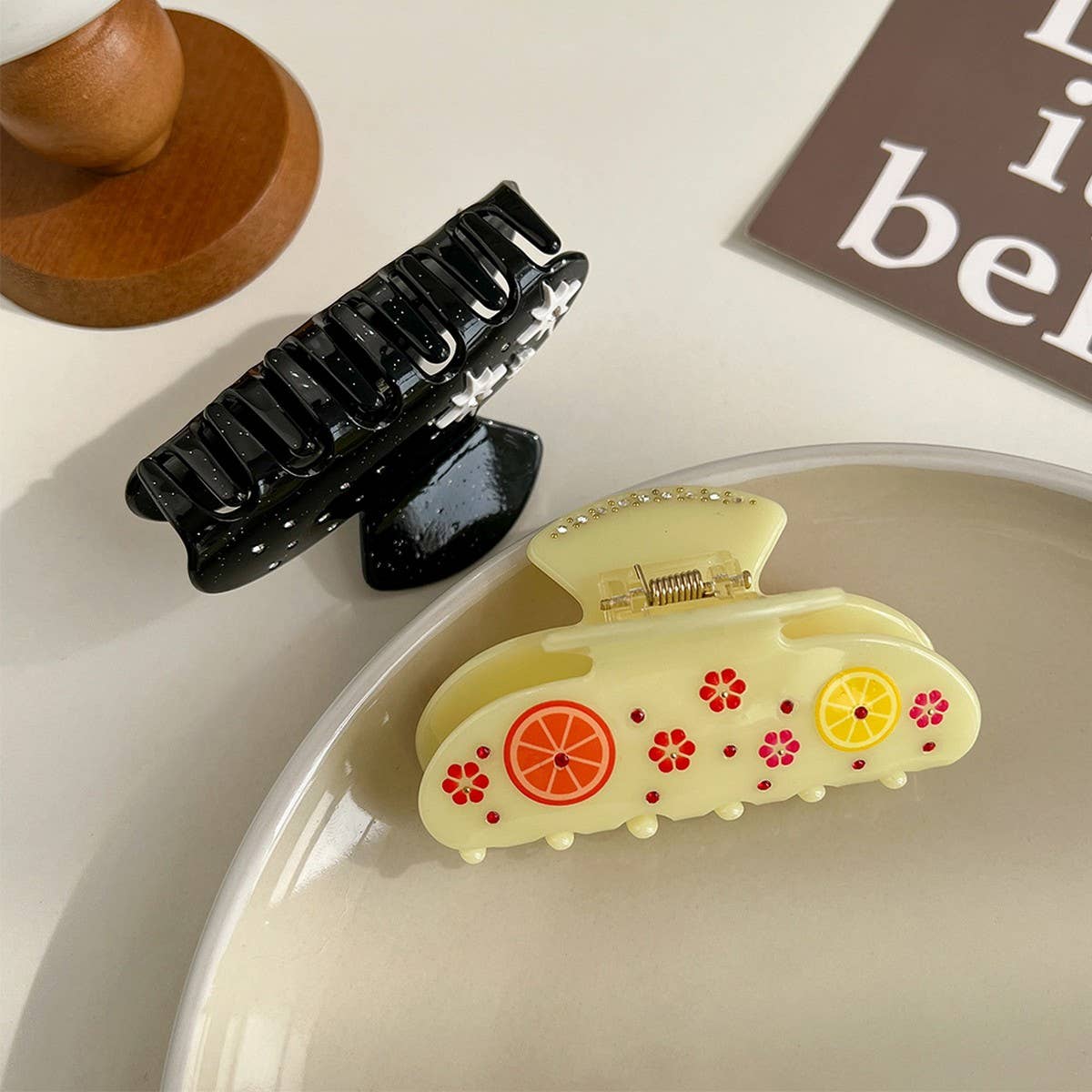 LEMON YELLOW ACETATE HAIR CLAW BACK BUN CLIP_CWAHA5971