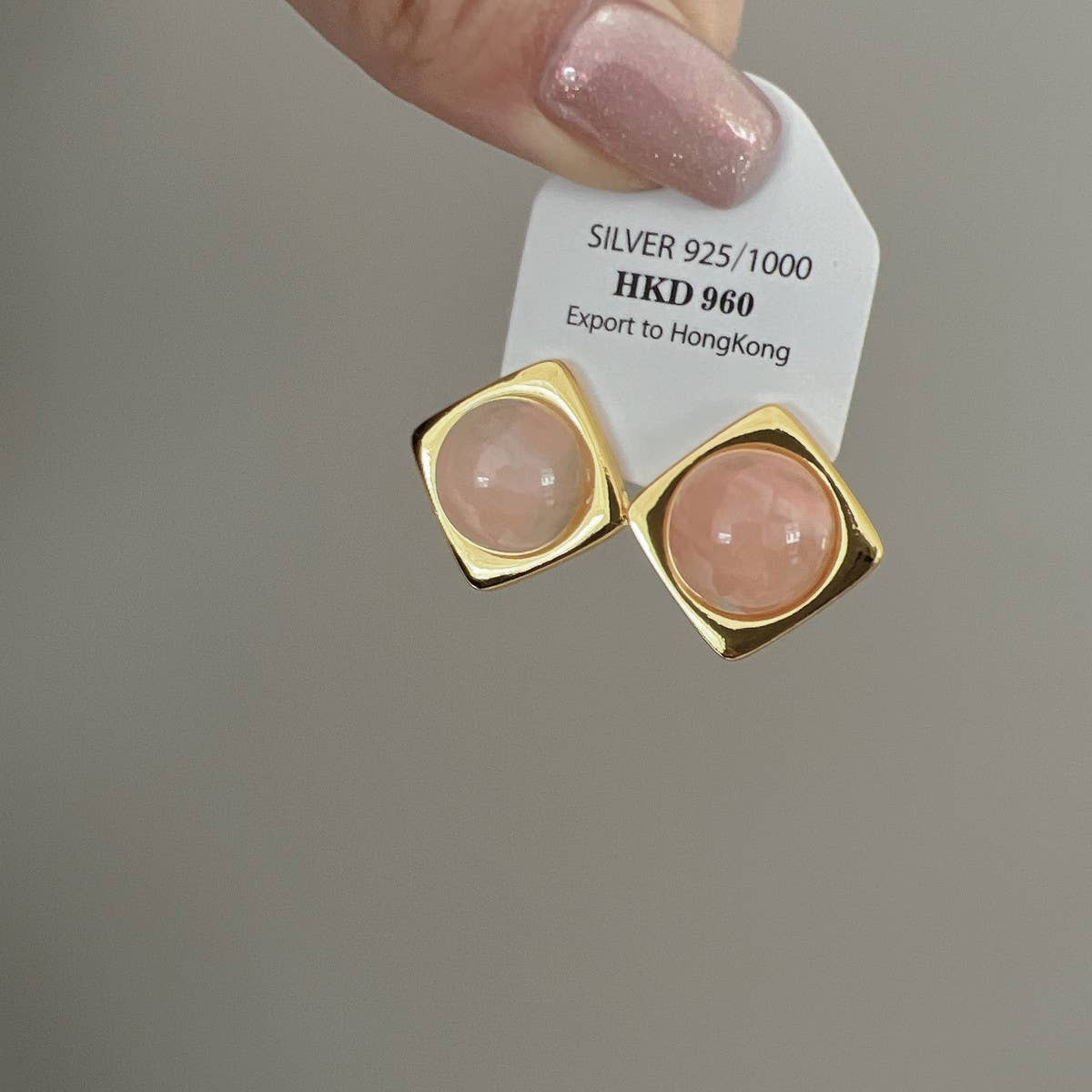 ADVANCED PINK RESIN EARRINGS AND EARRINGS_CWAJE1352