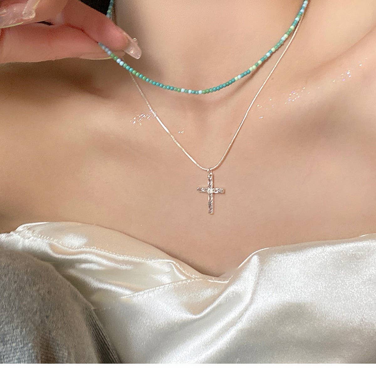 DOUBLE LAYERED CROSS PENDANT NECKLACE_CWAJE2062