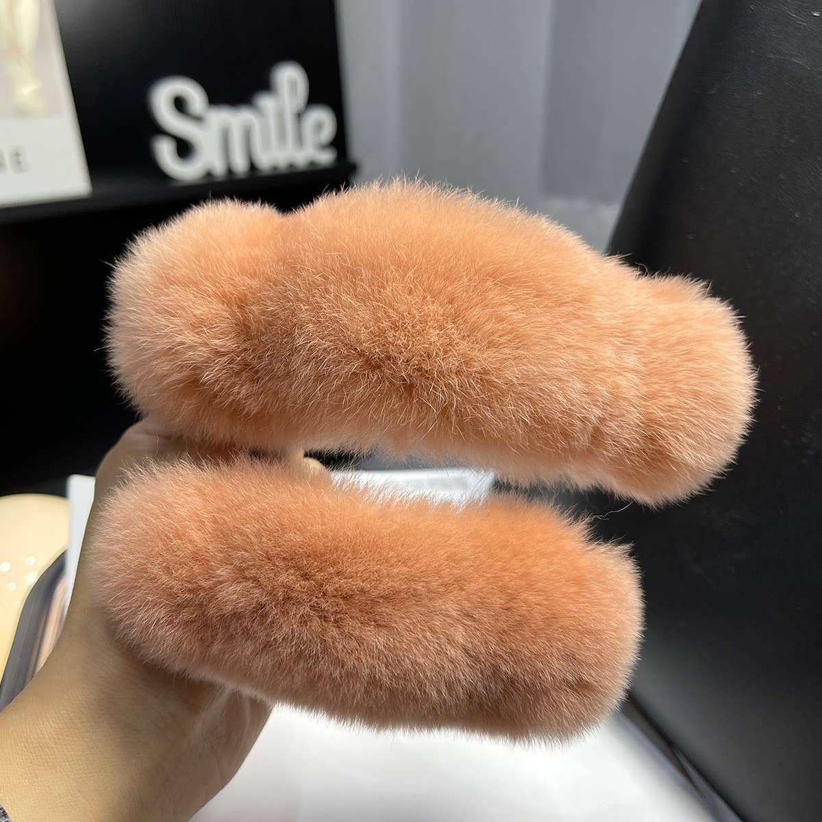 FUZZY BUNNY FUR HAIR CLAW LARGE LAZY STYLE CLIP_CWAHA3323