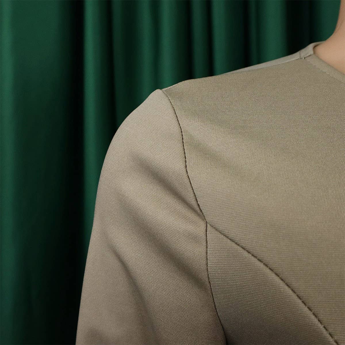 TEMPERAMENT COMMUTING PLEATED TIE DRESS_CWDMD3667