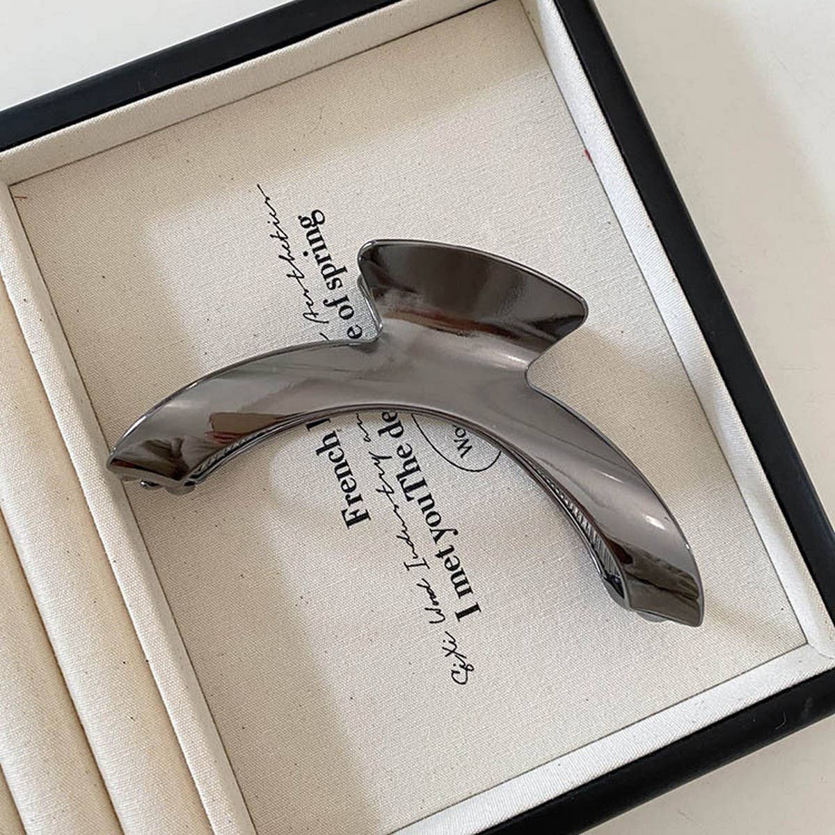 MINIMALIST ARCH METAL HAIR CLAW ELEGANT SHARK CLIP_CWAHA1280